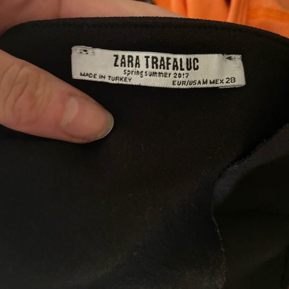 Zara Cropped Tank Top with Ruffle Detail - Picture 3 of 4